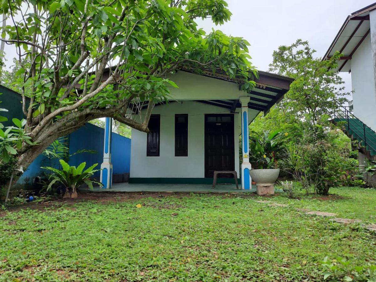 New Star Light Hotel Mirissa Exterior foto