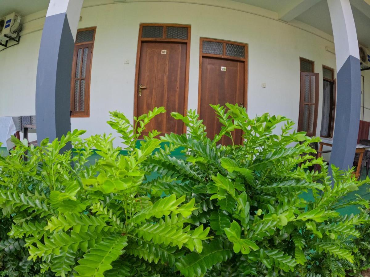 New Star Light Hotel Mirissa Exterior foto